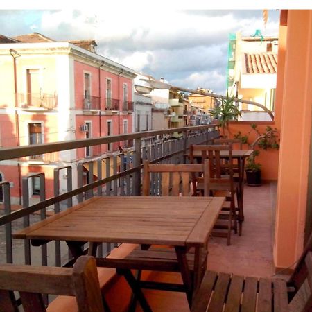 Pozzo Lazzaro Apartments ซานตาเทเรซา ดี รีวา ภายนอก รูปภาพ