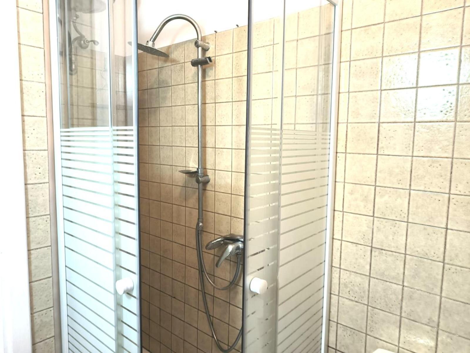Pozzo Lazzaro Apartments ซานตาเทเรซา ดี รีวา ห้อง รูปภาพ