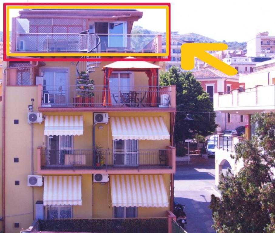 Pozzo Lazzaro Apartments ซานตาเทเรซา ดี รีวา ภายนอก รูปภาพ